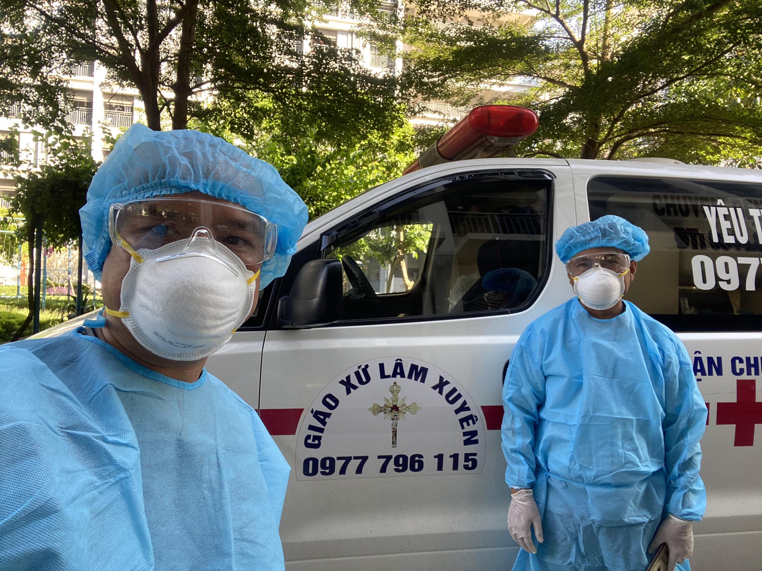 Giáo dân Nghệ An tình nguyện lái xe cứu thương giúp Bắc Giang chống dịch